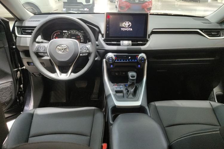 Used Toyota RAV4 2021 2.0L CVT Two-Wheel Drive Fashion Edition Center Console