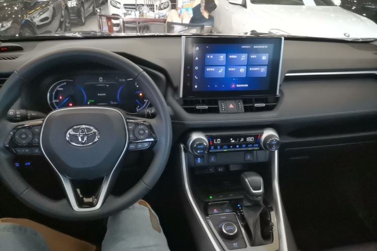 Used Toyota RAV4 2021 Revised Version Dual-Motor Hybrid 2.5L E-CVT 4x4 Elite PLUS Edition Center Console