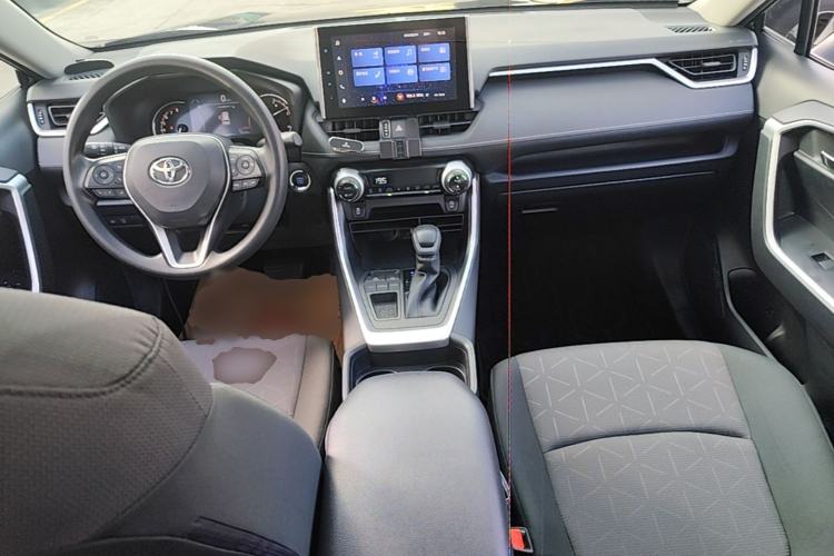 Used Toyota RAV4 2021 2.0L CVT Two-Wheel Drive Fashion Edition Center Console