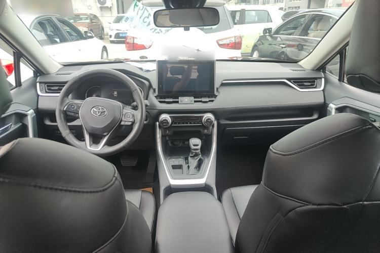Used Toyota RAV4 2021 2.0L CVT Two-Wheel Drive Fashion Edition Center Console