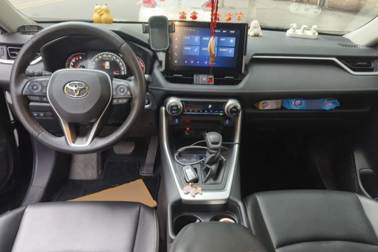 Used Toyota RAV4 2021 2.0L CVT Two-Wheel Drive Fashion Edition Center Console