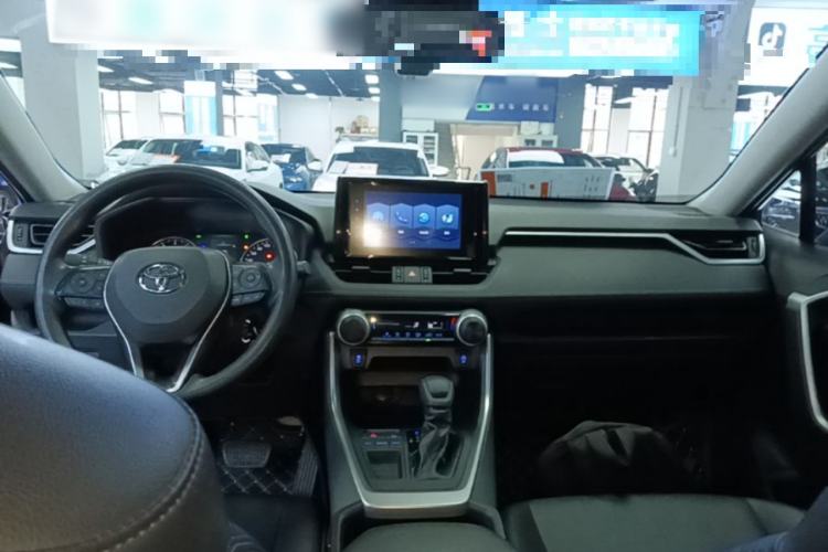 Used Toyota RAV4 2021 2.0L CVT Two-Wheel Drive Urban Edition Center Console