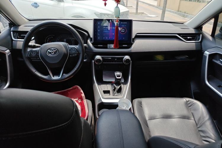 Used Toyota RAV4 2021 2.0L CVT 4x4 Style PLUS Edition Center Console