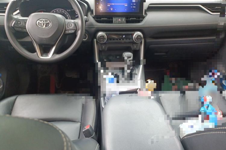 Used Toyota RAV4 2021 2.0L CVT Two-Wheel Drive Fashion Edition Center Console