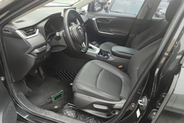 Used Toyota RAV4 2021 2.0L CVT Two-Wheel Drive Urban Edition Driver Seat