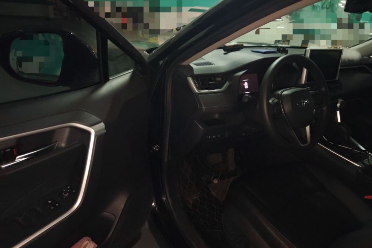 Used Toyota RAV4 2021 2.0L CVT 4x4 Trend Edition Driver Seat