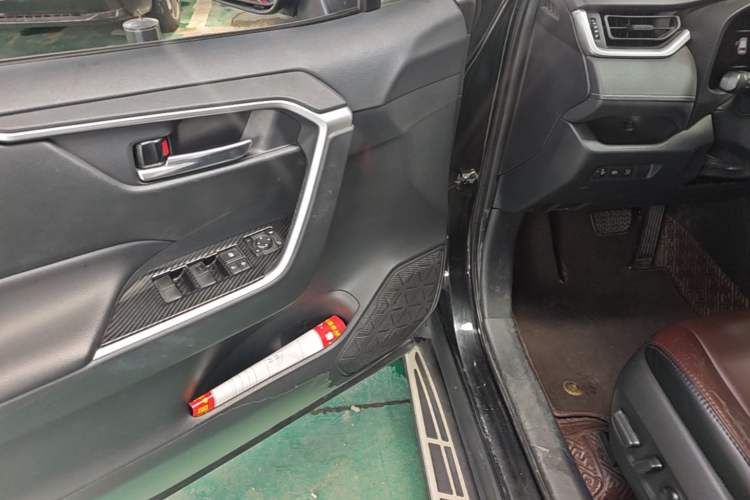 Used Toyota RAV4 2021 2.0L CVT Two-Wheel Drive Fashion Edition Driver Seat