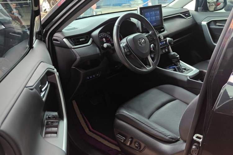 Used Toyota RAV4 2021 2.0L CVT Two-Wheel Drive Fashion PLUS Edition Driver Seat