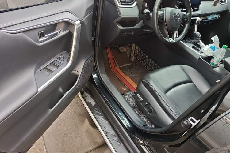 Used Toyota RAV4 2021 2.0L CVT Two-Wheel Drive Fashion PLUS Edition Driver Seat