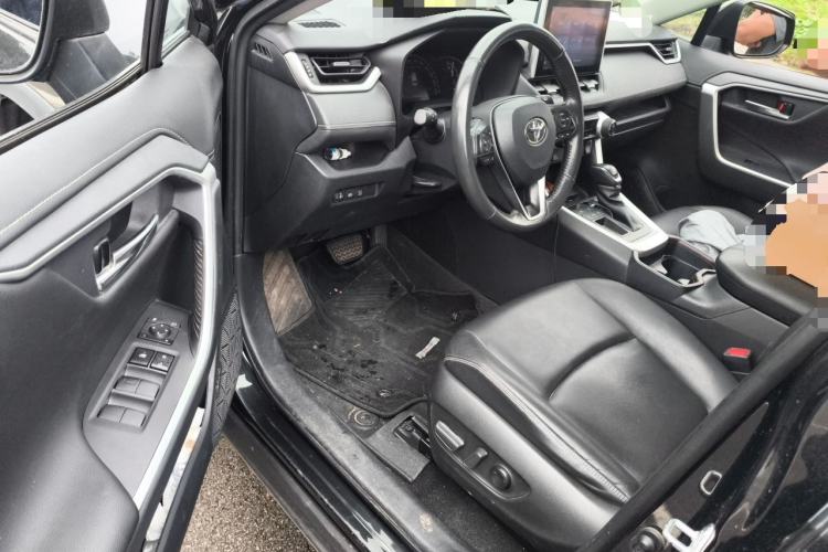 Used Toyota RAV4 2021 2.0L CVT Two-Wheel Drive Fashion PLUS Edition Driver Seat