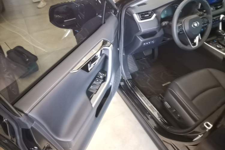 Used Toyota RAV4 2021 Revised Version Dual-Motor Hybrid 2.5L E-CVT 4x4 Elite PLUS Edition Driver Seat