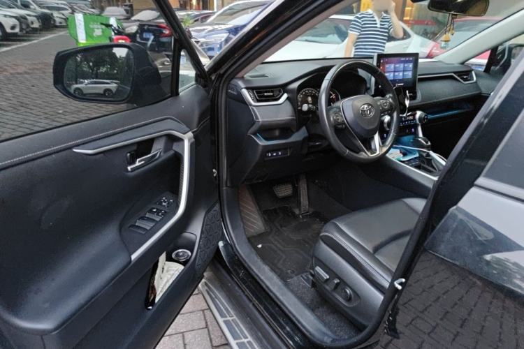 Used Toyota RAV4 2021 2.0L CVT Two-Wheel Drive Fashion PLUS Edition Driver Seat