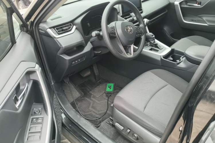 Used Toyota RAV4 2021 2.0L CVT Two-Wheel Drive Fashion Edition Driver Seat