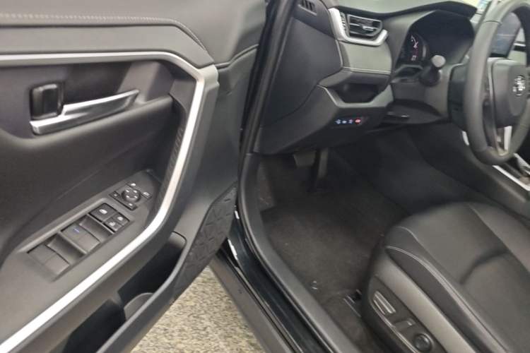 Used Toyota RAV4 2021 2.0L CVT Two-Wheel Drive Fashion PLUS Edition Driver Seat