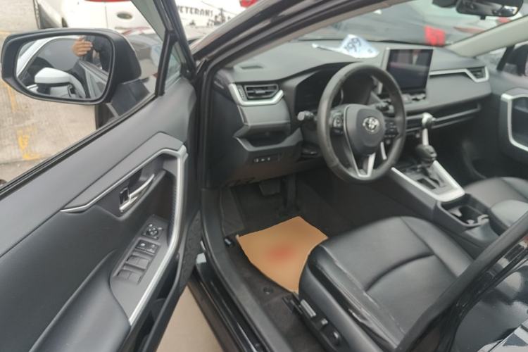 Used Toyota RAV4 2021 2.0L CVT Two-Wheel Drive Fashion Edition Driver Seat