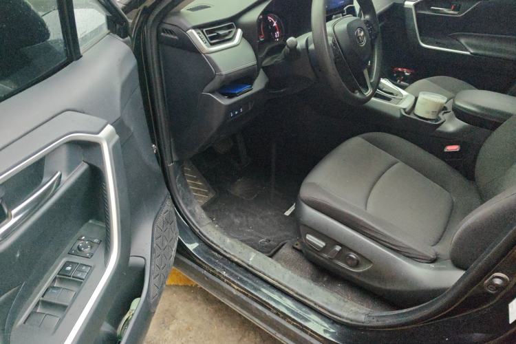 Used Toyota RAV4 2021 2.0L CVT Two-Wheel Drive Fashion Edition Driver Seat