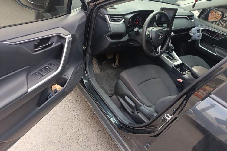 Used Toyota RAV4 2021 2.0L CVT Two-Wheel Drive Urban Edition Driver Seat