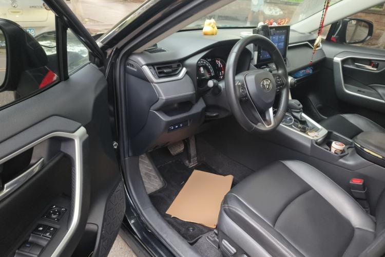 Used Toyota RAV4 2021 2.0L CVT Two-Wheel Drive Fashion Edition Driver Seat