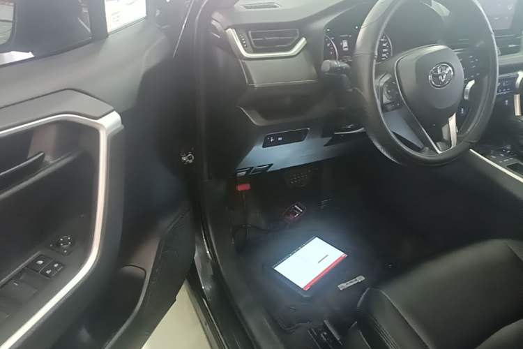 Used Toyota RAV4 2021 2.0L CVT Two-Wheel Drive Urban Edition Driver Seat