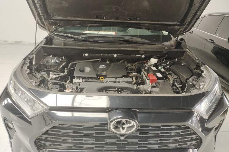 Used Toyota RAV4 2021 2.0L CVT Two-Wheel Drive Fashion Edition Engine Bay
