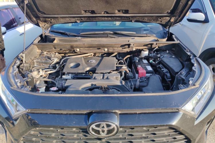 Used Toyota RAV4 2021 2.0L CVT Two-Wheel Drive Fashion Edition Engine Bay