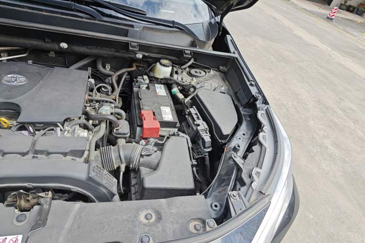 Used Toyota RAV4 2021 2.0L CVT Two-Wheel Drive Fashion Edition Engine Bay Left