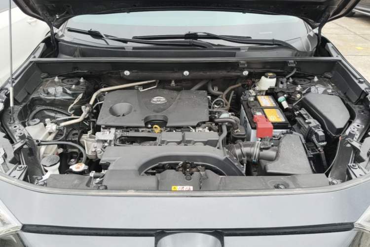 Used Toyota RAV4 2021 2.0L CVT Two-Wheel Drive Fashion Edition Engine Bay