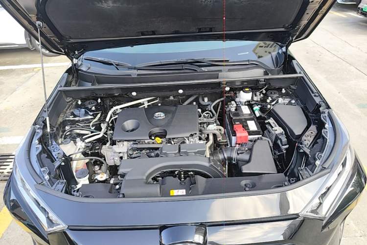 Used Toyota RAV4 2021 2.0L CVT Two-Wheel Drive Fashion Edition Engine Bay