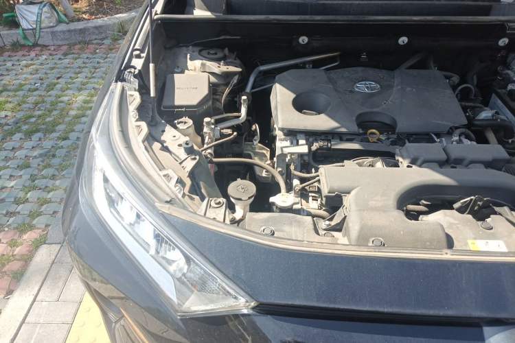 Used Toyota RAV4 2021 2.0L CVT Two-Wheel Drive Fashion PLUS Edition Engine Bay Right