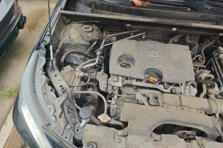 Used Toyota RAV4 2021 2.0L CVT Two-Wheel Drive Fashion Edition Engine Bay Right