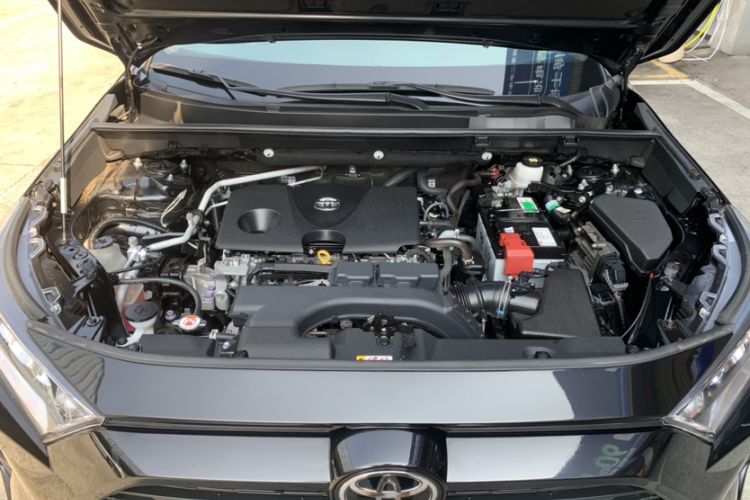 Used Toyota RAV4 2021 2.0L CVT Two-Wheel Drive Fashion Edition Engine Bay
