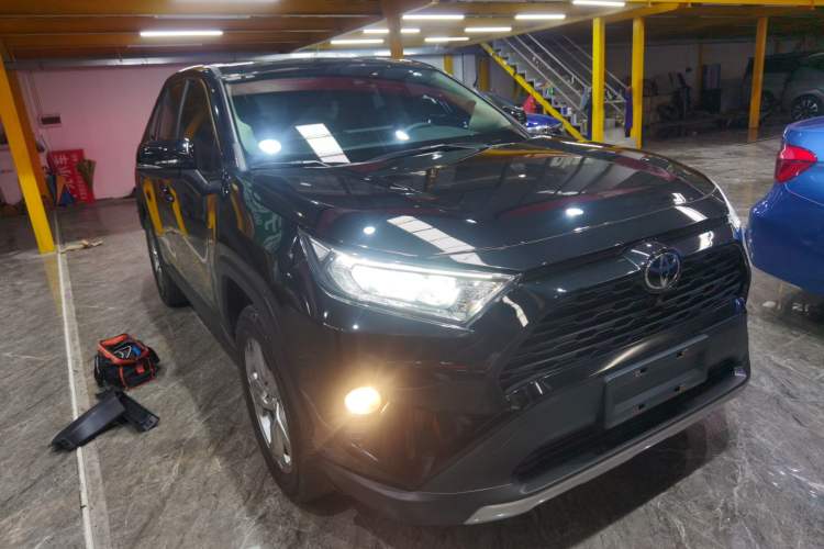 Used Toyota RAV4 2021 2.0L CVT Two-Wheel Drive Fashion PLUS Edition Exterior 1