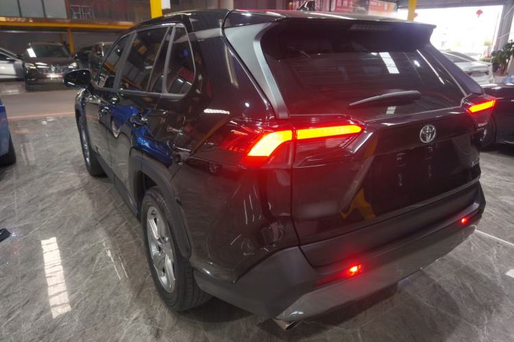 Used Toyota RAV4 2021 2.0L CVT Two-Wheel Drive Fashion PLUS Edition Exterior 2