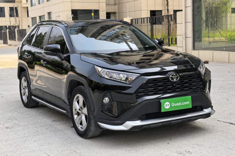 Used Toyota RAV4 2021 2.0L CVT Two-Wheel Drive Fashion PLUS Edition Exterior 2