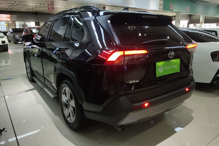 Used Toyota RAV4 2021 2.0L CVT Two-Wheel Drive Fashion Edition Exterior 2