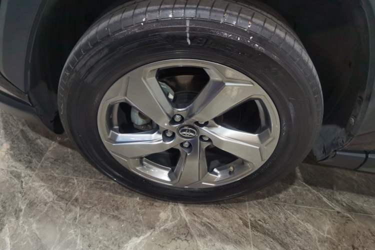 Used Toyota RAV4 2021 2.0L CVT Two-Wheel Drive Fashion PLUS Edition Exterior 4