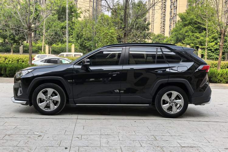Used Toyota RAV4 2021 2.0L CVT Two-Wheel Drive Fashion PLUS Edition Exterior 4