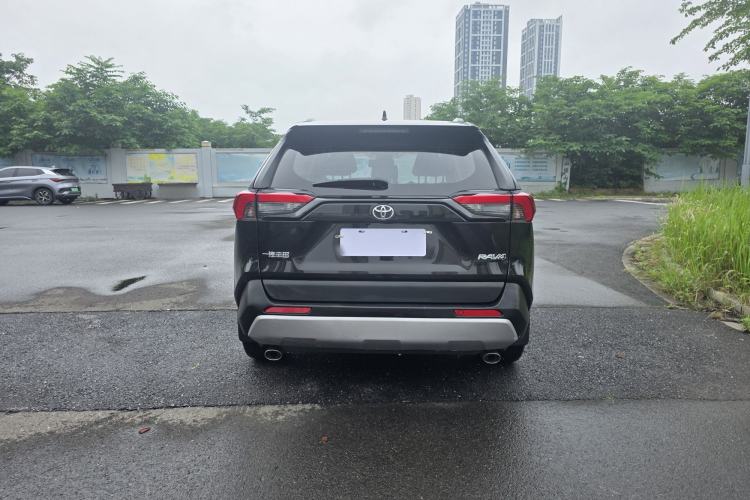 Used Toyota RAV4 2021 2.0L CVT Two-Wheel Drive Fashion PLUS Edition Exterior 4