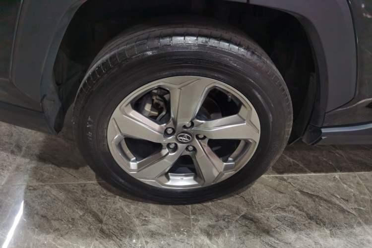 Used Toyota RAV4 2021 2.0L CVT Two-Wheel Drive Fashion PLUS Edition Exterior 5