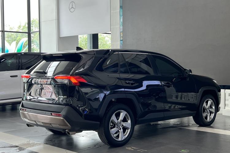 Used Toyota RAV4 2021 2.0L CVT Two-Wheel Drive Fashion PLUS Edition Exterior 5