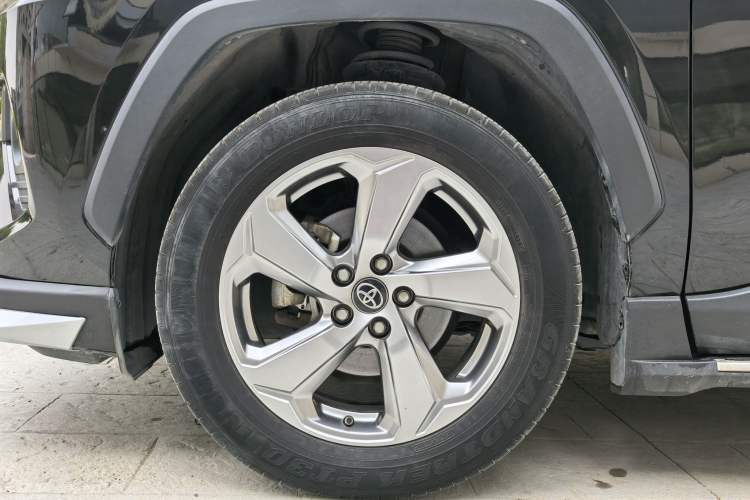 Used Toyota RAV4 2021 2.0L CVT Two-Wheel Drive Fashion PLUS Edition Exterior 9