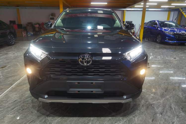 Used Toyota RAV4 2021 2.0L CVT Two-Wheel Drive Fashion PLUS Edition Front