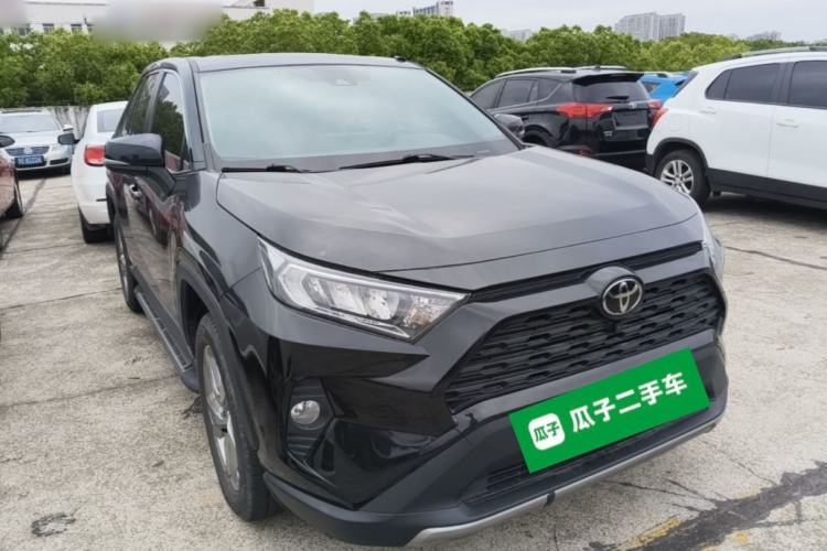 Used Toyota RAV4 2021 2.0L CVT Two-Wheel Drive Fashion Edition Front Right 45 Deg