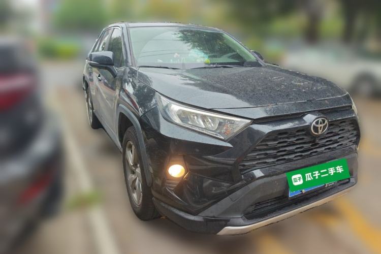 Used Toyota RAV4 2021 2.0L CVT Two-Wheel Drive Fashion Edition Front Right 45 Deg