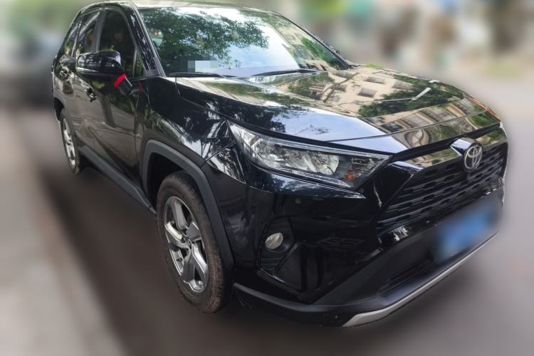 Used Toyota RAV4 2021 2.0L CVT Two-Wheel Drive Fashion Edition Front Right 45 Deg
