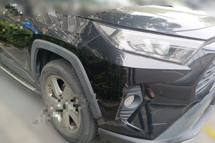 Used Toyota RAV4 2021 2.0L CVT Two-Wheel Drive Fashion Edition Front Right 45 Deg