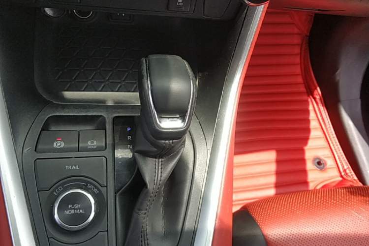 Used Toyota RAV4 2021 Dual-Engine 2.5L E-CVT Four-Wheel Drive Elite PLUS Edition Gear Lever