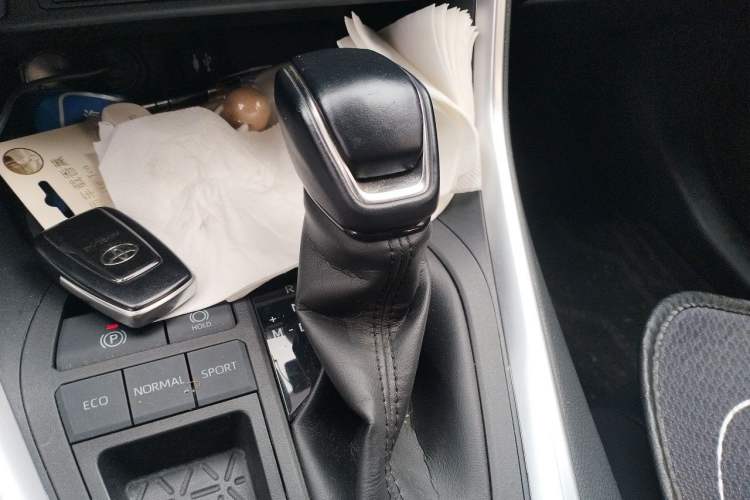 Used Toyota RAV4 2021 2.0L CVT Two-Wheel Drive Fashion PLUS Edition Gear Lever