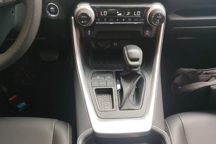 Used Toyota RAV4 2021 2.0L CVT Two-Wheel Drive Fashion Edition Gear Lever