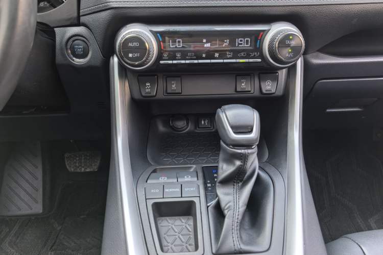 Used Toyota RAV4 2021 2.0L CVT Two-Wheel Drive Fashion PLUS Edition Gear Lever